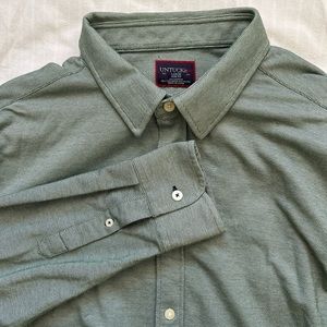 Untuckit men’s long sleeved green button up shirt Large